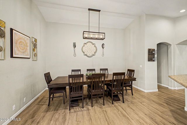 1352 S PORTLAND Avenue, Gilbert, AZ 85296