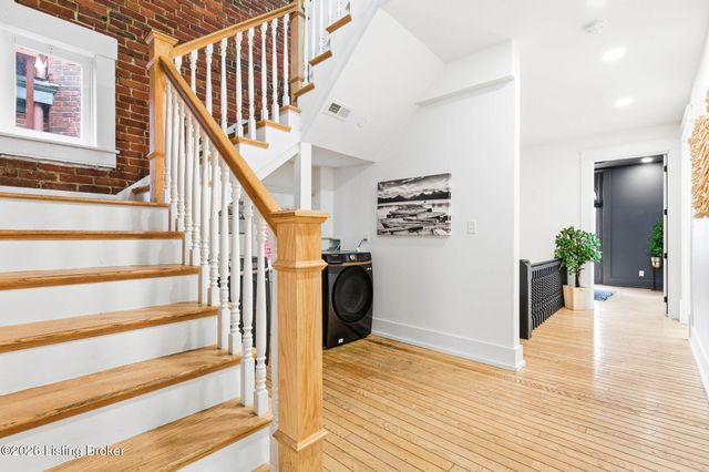 940 S 6th St, Louisville, KY 40203