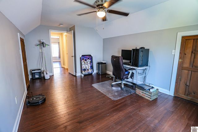 2557 Clay Street, Paducah, KY 42001