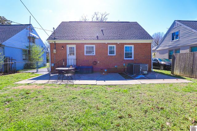 2557 Clay Street, Paducah, KY 42001