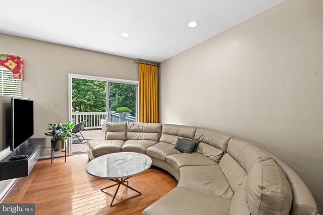 18495 SIERRA SPRINGS SQ, Leesburg, VA 20176