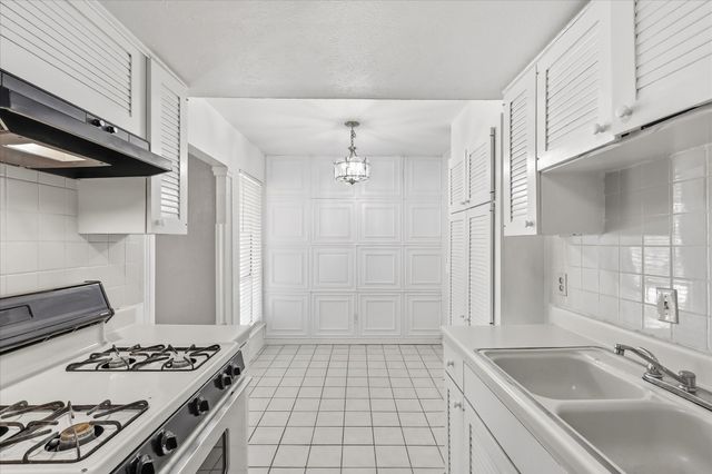 15918 Club Crest Drive 2111, Dallas, TX 75248