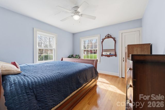 25 Bear Creek Road, Asheville, NC 28806