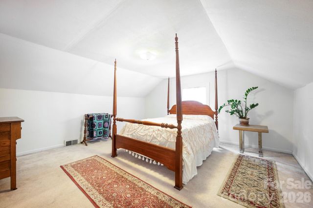 25 Bear Creek Road, Asheville, NC 28806