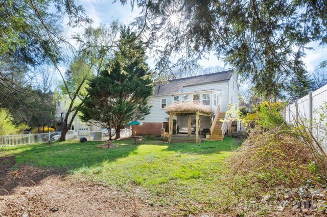 25 Bear Creek Road, Asheville, NC 28806