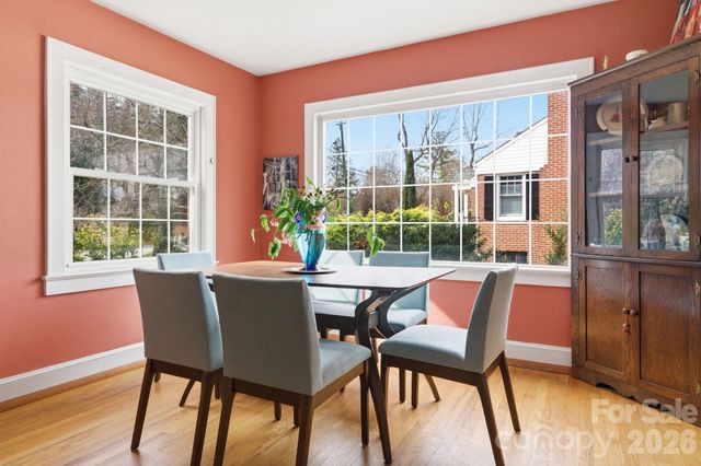 25 Bear Creek Road, Asheville, NC 28806