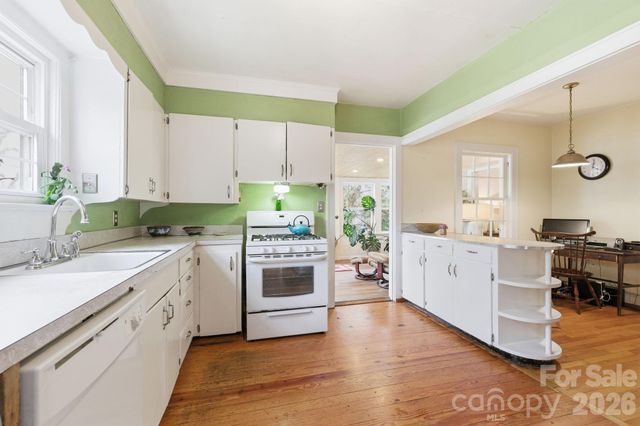 25 Bear Creek Road, Asheville, NC 28806