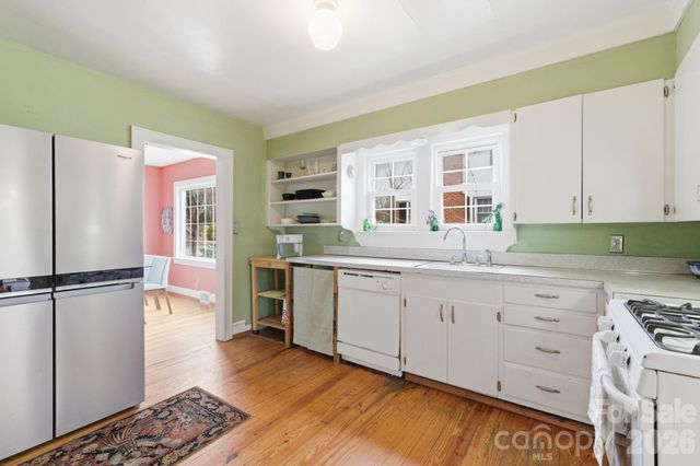 25 Bear Creek Road, Asheville, NC 28806