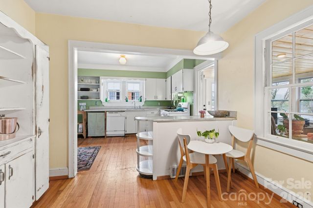 25 Bear Creek Road, Asheville, NC 28806