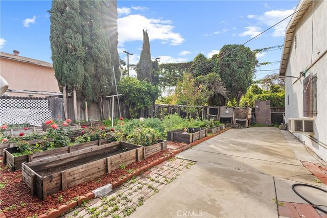 484 Philadelphia, Pomona, CA 91766