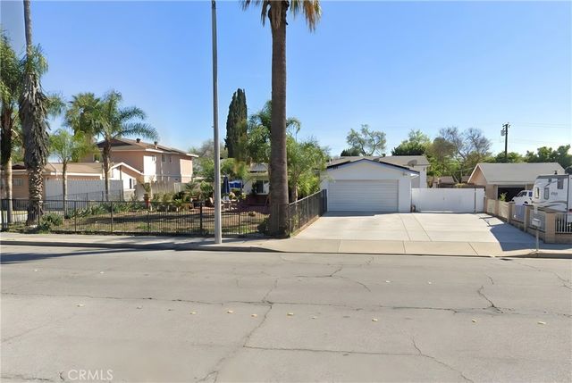 484 Philadelphia, Pomona, CA 91766