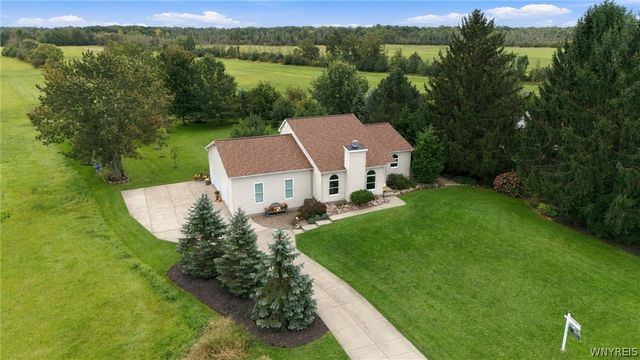 6289 Aiken Road, Pendleton, NY 14094