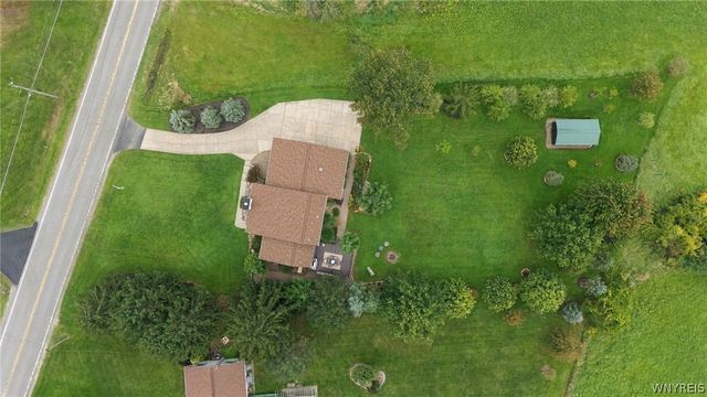 6289 Aiken Road, Pendleton, NY 14094