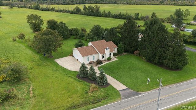 6289 Aiken Road, Pendleton, NY 14094