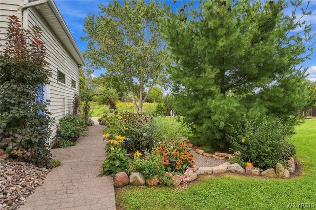 6289 Aiken Road, Pendleton, NY 14094