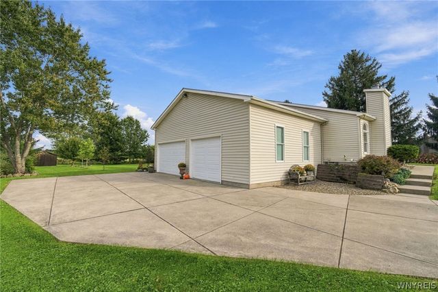 6289 Aiken Road, Pendleton, NY 14094