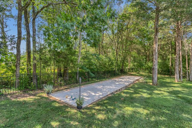 1818 Eaves Ct, Nolensville, TN 37135