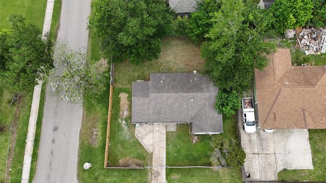5103 Willow Glen Drive, Houston, TX 77033