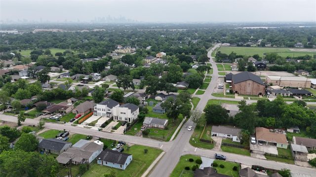 5103 Willow Glen Drive, Houston, TX 77033