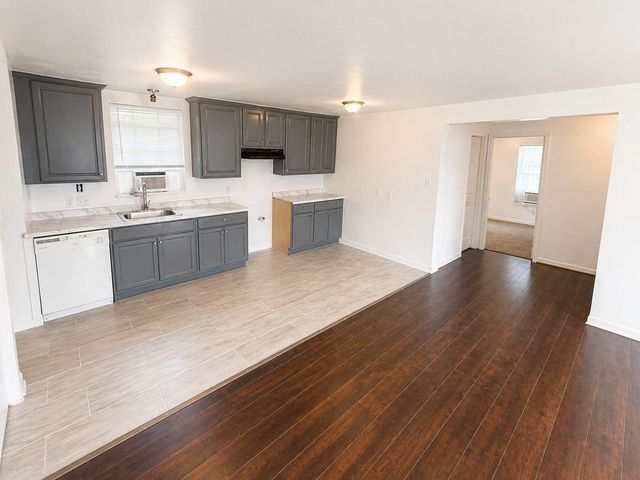 5103 Willow Glen Drive, Houston, TX 77033