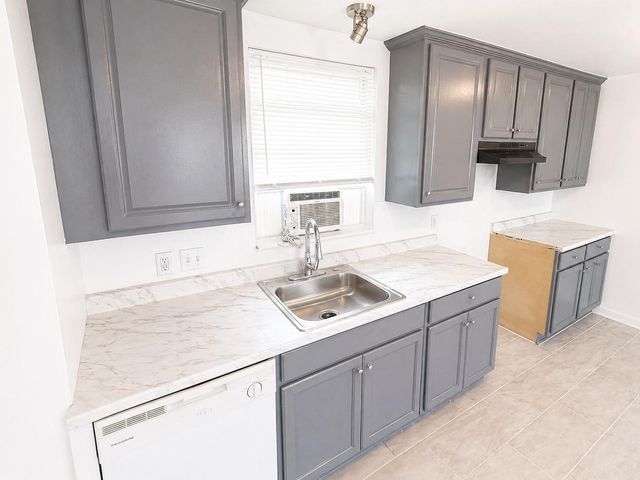 5103 Willow Glen Drive, Houston, TX 77033