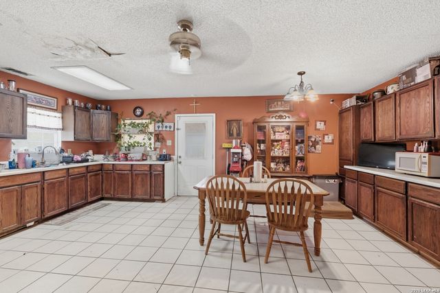 1150 NW 38TH ST, San Antonio, TX 78228