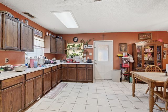 1150 NW 38TH ST, San Antonio, TX 78228