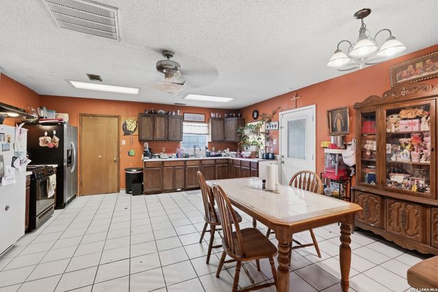 1150 NW 38TH ST, San Antonio, TX 78228