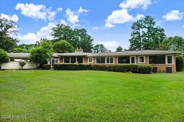 1201 Sutton Drive, Kinston, NC 28501