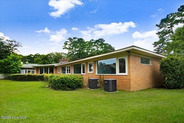 1201 Sutton Drive, Kinston, NC 28501