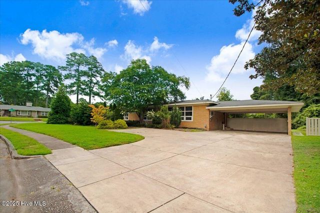 1201 Sutton Drive, Kinston, NC 28501