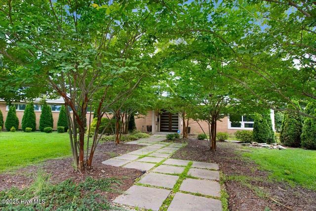 1201 Sutton Drive, Kinston, NC 28501