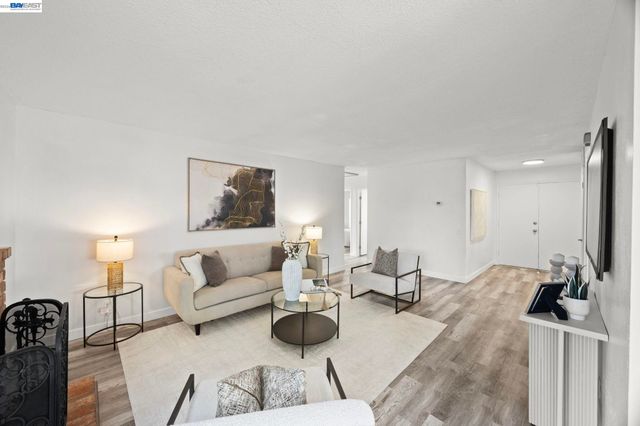 553 Covington Way, Livermore, CA 94551