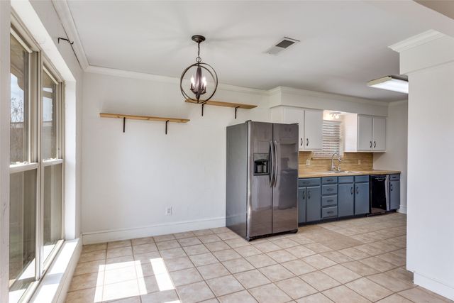 8600 Brookridge Drive, North Richland Hills, TX 76182