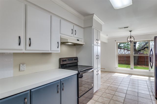 8600 Brookridge Drive, North Richland Hills, TX 76182