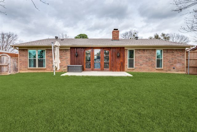 8600 Brookridge Drive, North Richland Hills, TX 76182