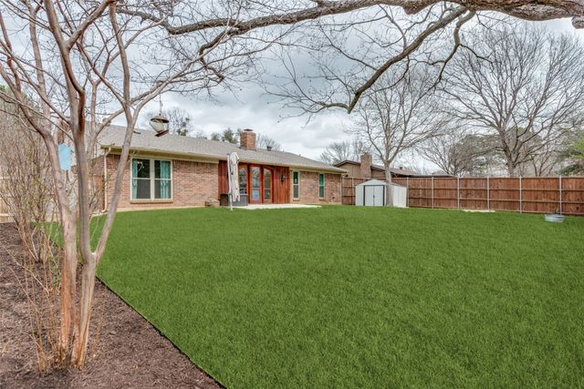 8600 Brookridge Drive, North Richland Hills, TX 76182