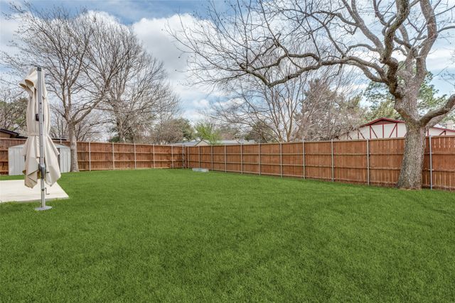 8600 Brookridge Drive, North Richland Hills, TX 76182