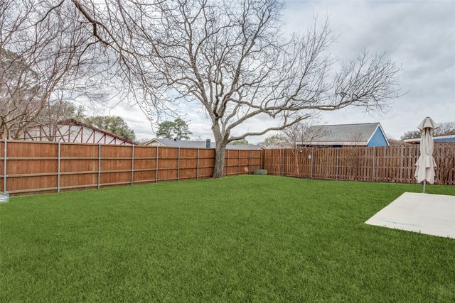 8600 Brookridge Drive, North Richland Hills, TX 76182