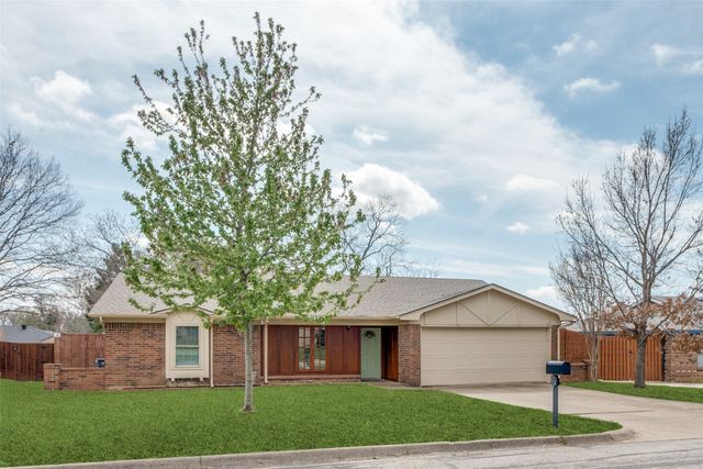 8600 Brookridge Drive, North Richland Hills, TX 76182