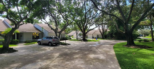 701 Bannock Lane, Palm Beach Gardens, FL 33418