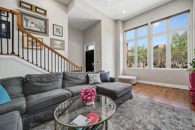 1742 N Bissell Street, Chicago, IL 60614
