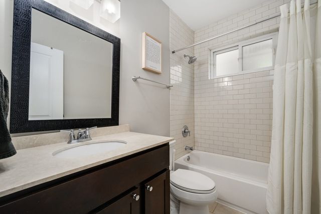 1742 N Bissell Street, Chicago, IL 60614