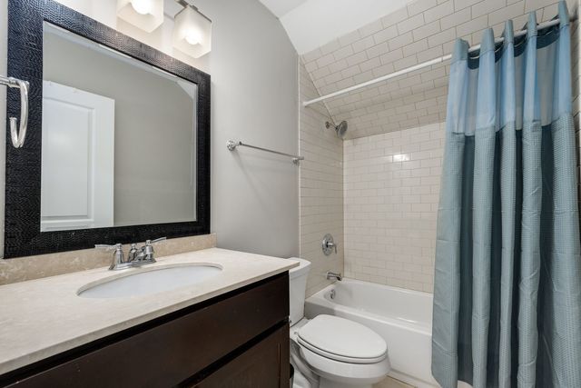 1742 N Bissell Street, Chicago, IL 60614