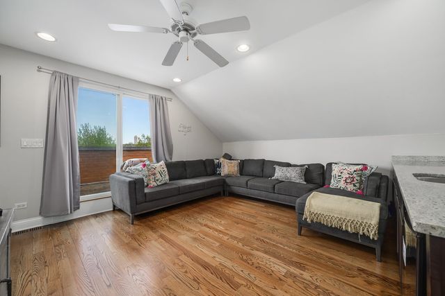 1742 N Bissell Street, Chicago, IL 60614