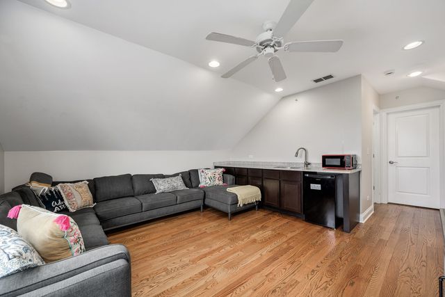 1742 N Bissell Street, Chicago, IL 60614
