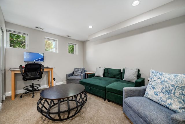1742 N Bissell Street, Chicago, IL 60614