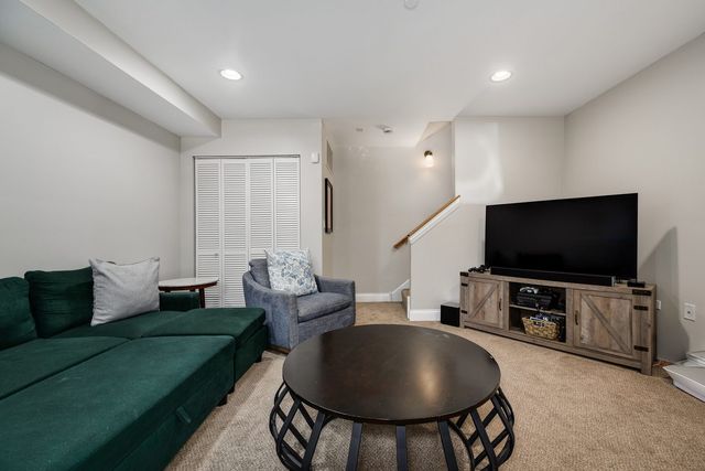 1742 N Bissell Street, Chicago, IL 60614