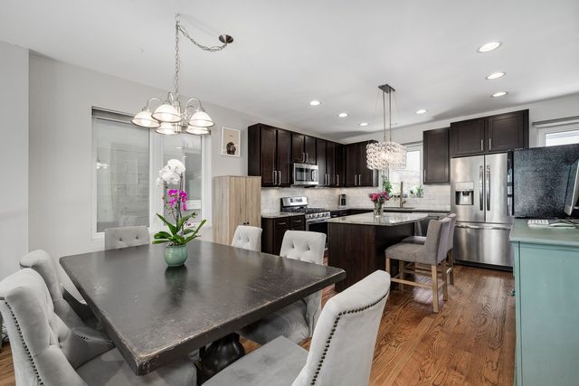 1742 N Bissell Street, Chicago, IL 60614
