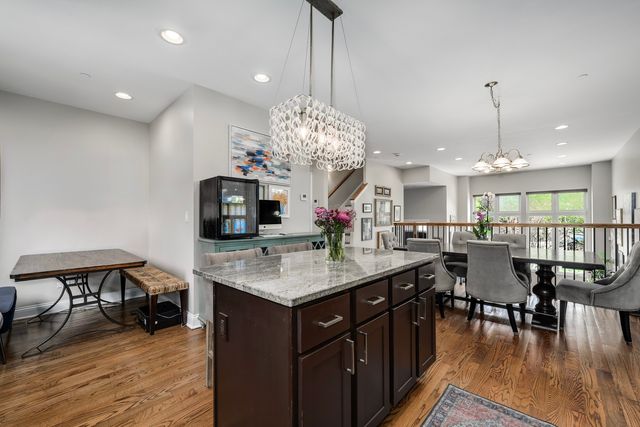 1742 N Bissell Street, Chicago, IL 60614